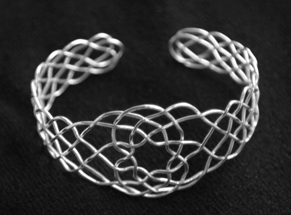Composite -- Turk's-head and Prolong bracelet.