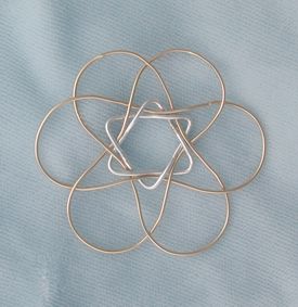 Star of David in two colors, five pieces.